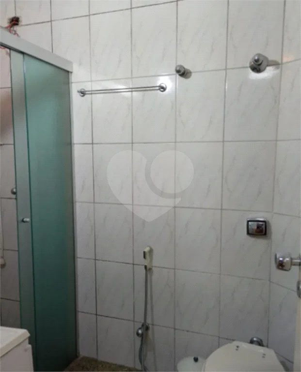 Apartamento Reformado à Venda – Localização Privilegiada!