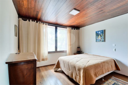 Sobrado à venda com 4 quartos, sendo 3 suítes,  em Granja Julieta, São Paulo, SP