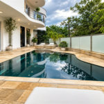 Mansão de 800 m² no Swiss Park, em São Bernardo do Campo, com 4 suítes, piscina, área gourmet, sauna e lazer completo em condomínio de alto padrão.