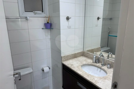 O Seu Apartamento Exclusivo: 74 m² Reformados ao Lado do Ibirapuera!