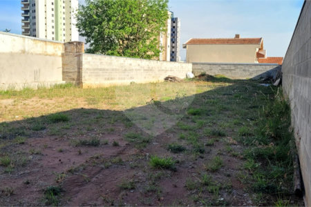 Terreno Padrão - Comercial para Venda no centro em São Carlos