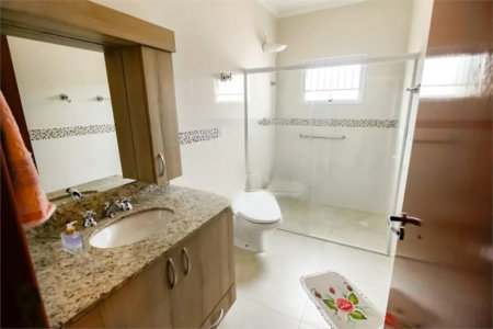 Sobrado à venda com 4 quartos, sendo 1 suíte, em Vila Sônia, São Paulo, SP