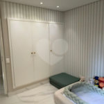 Apartamento com 03 dormitórios com 1 vaga de garagem.