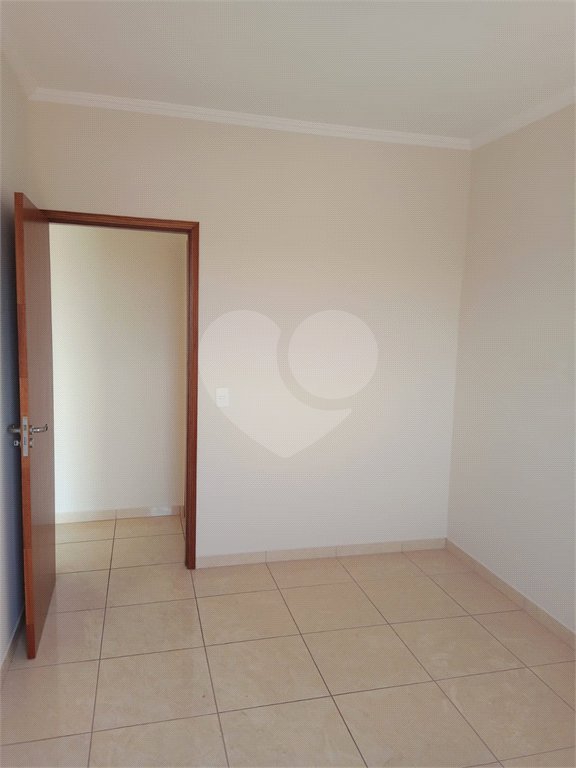 Apartamento com 2 dormitórios.