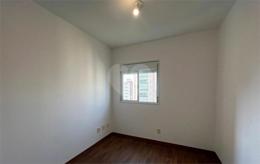 Excelente apartamento de 3 dormitórios, sendo uma Suíte e 2 vagas de garagem.