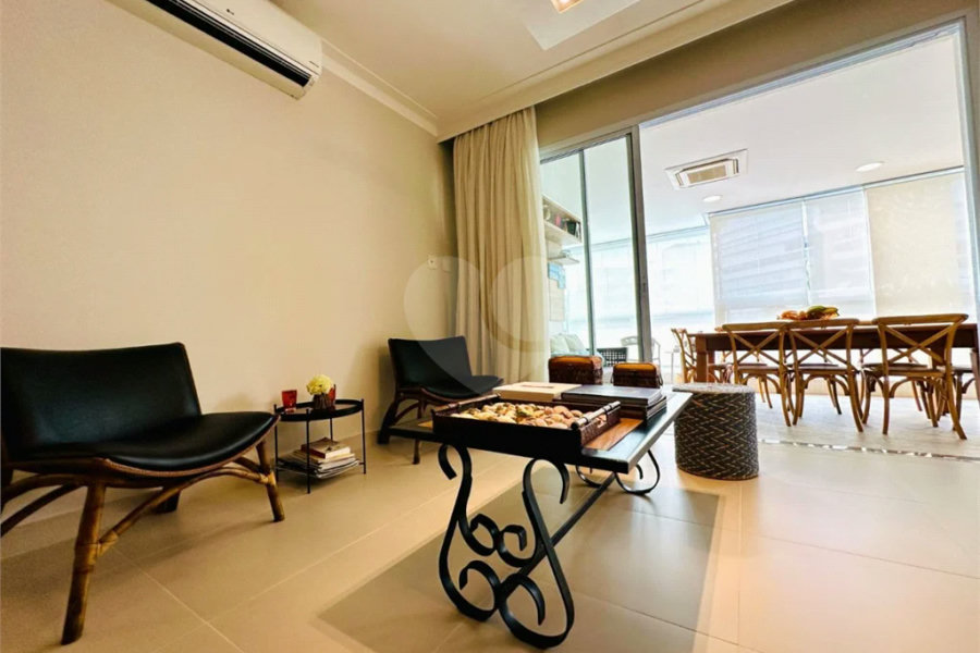 Apartamento à venda com 3 quartos, sendo 1 suíte, em Riviera de São Lourenço, Bertioga, SP