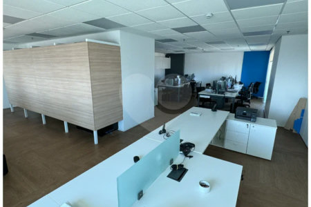 Conjunto comercial com 223,38 m² à venda na Vila Carrão