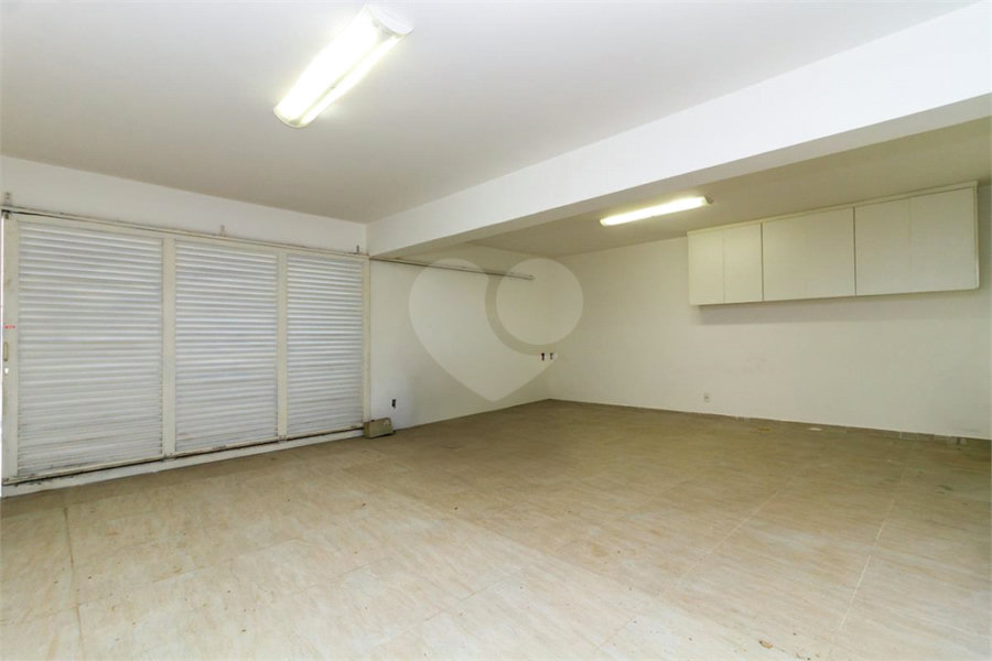 Casa Sobrado à venda com 342 m², 3 dormitórios, sendo 2 suítes, 4 vagas na Vila Mariana - São Paulo.