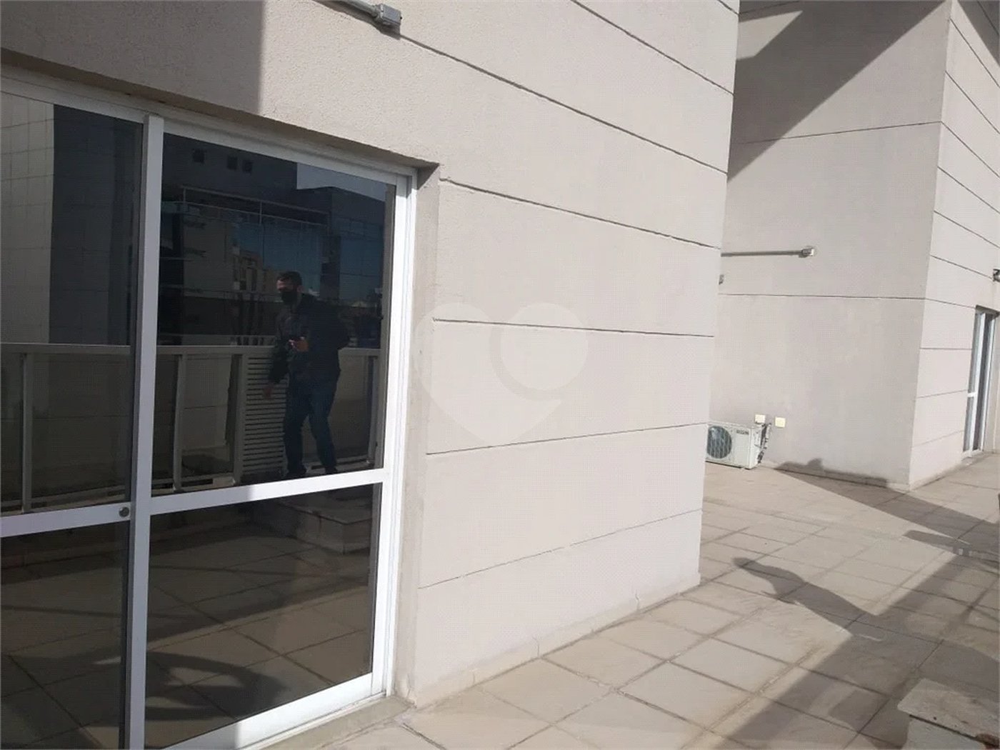 Conjunto comercial duplex à venda na Aclimação. Andar inteiro, puro charme!