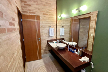 Casa para venda no Condomínio Vivenda do Broa.