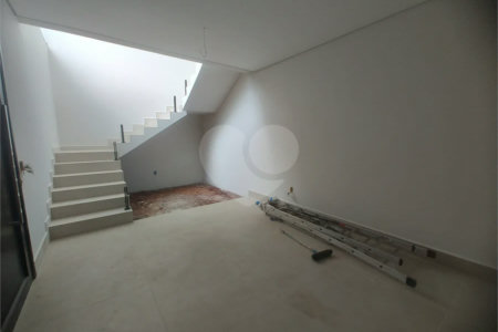 Casa exclusiva em Atibaia de alto padrão com 3 suítes, piscina, espaço gourmet, condomínio fechado, aceita financiamento