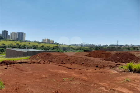 Terreno à Venda no Bairro Salto do Monjolinho -São Carlos/SP