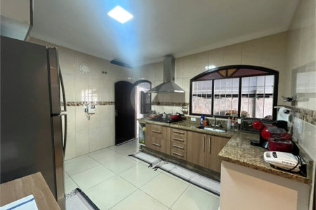 Casa com piscina disponivel para venda com 250m² - Jardim Paris / SP
