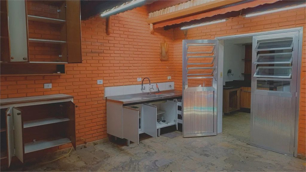 Sobrado à venda com 3 quartos em Bonfim, Osasco, SP