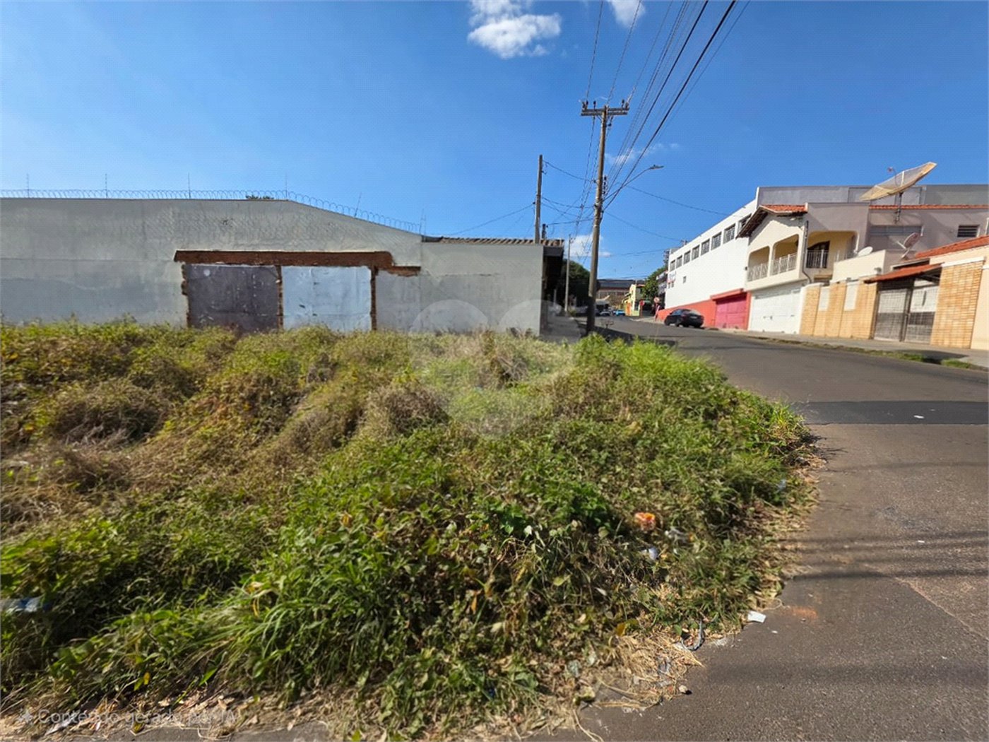 Terreno 8,5 X 25, próximo ao Jau serve no jardim das torres.