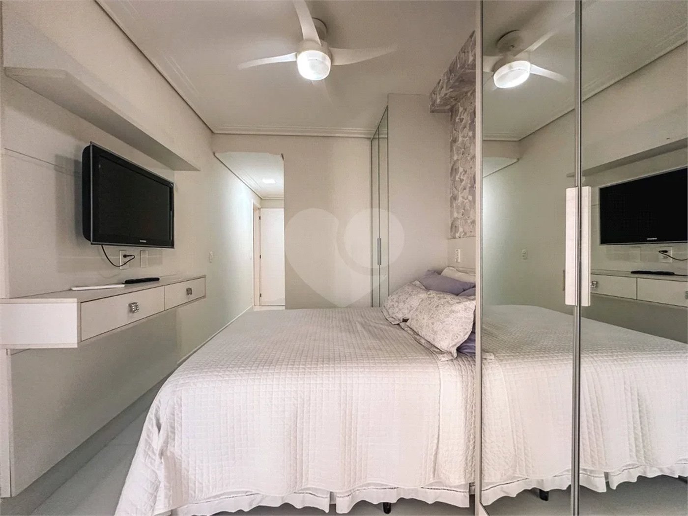 Apartamento à venda com 4 suítes em Riviera de São Lourenço, Bertioga, SP
