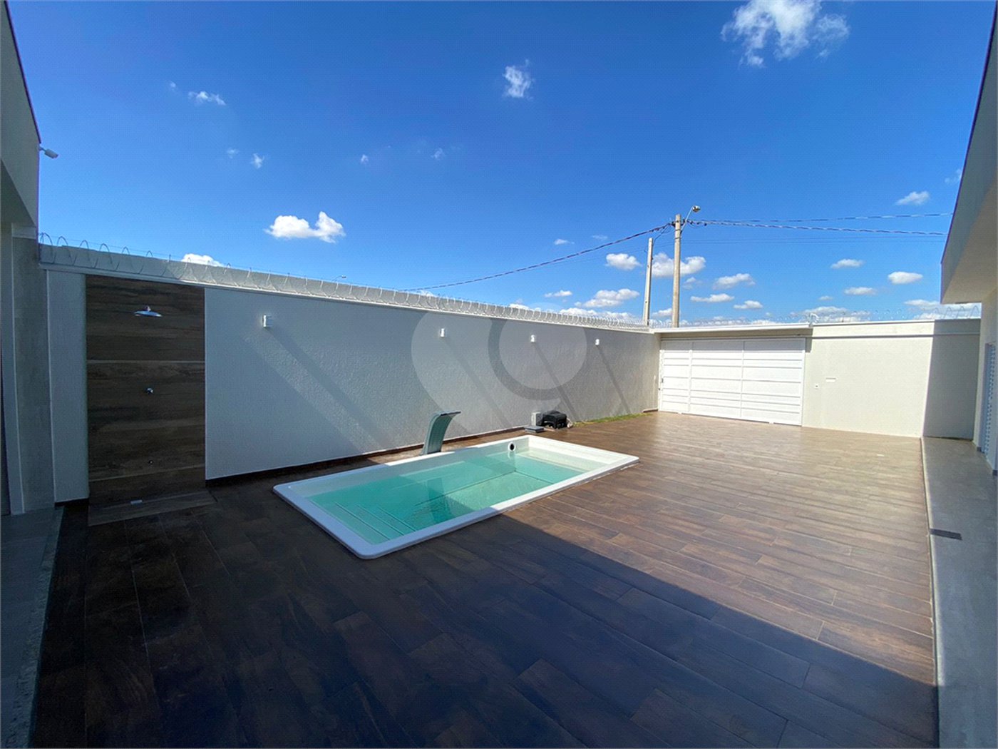Casa térrea com piscina para venda no Residencial Arcoville