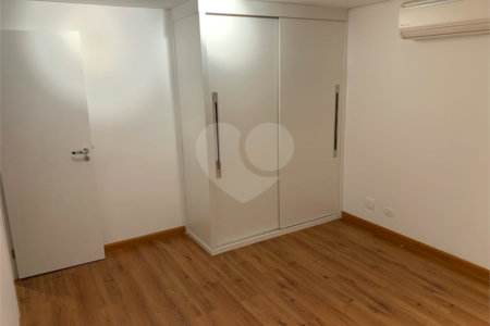 Lindo apartamento reformado!!! Apto a venda 3 dormitórios 1 suite e 2 vagas - Vila Nova Conceição