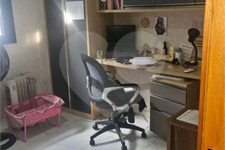 Indaiatuba- condominio Vale das Laranjeiras - Itaici - Terreno 3040,00 ms- construida 220ms - 3 dormitórios, sendo 2 suítes e uma suíte master com closet, além de uma sala ampla com 3 ambientes, Cozinha planejada,, campo de futebol/vôlei, Area de lazer com piscina, espaço gourmet com churrasque