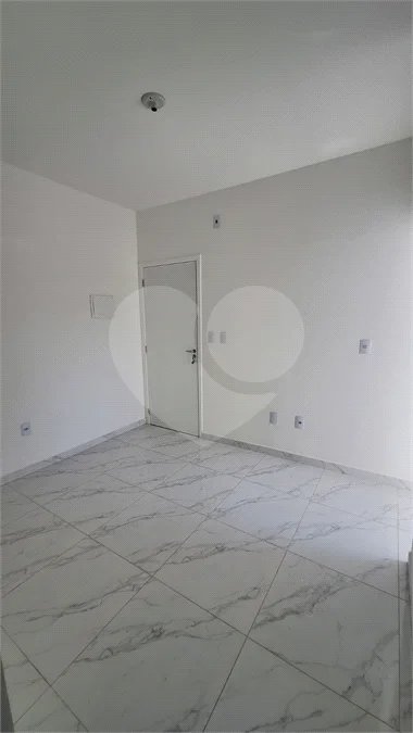 RESIDENCIAL TORRES NOBRES Apartamento com ótima distribuição e praticidade: 2 quartos 1 banheiro 1Sala Cozinha Área de serviço 1 vaga de garagem RESIDENCIAL TORRES NOBES