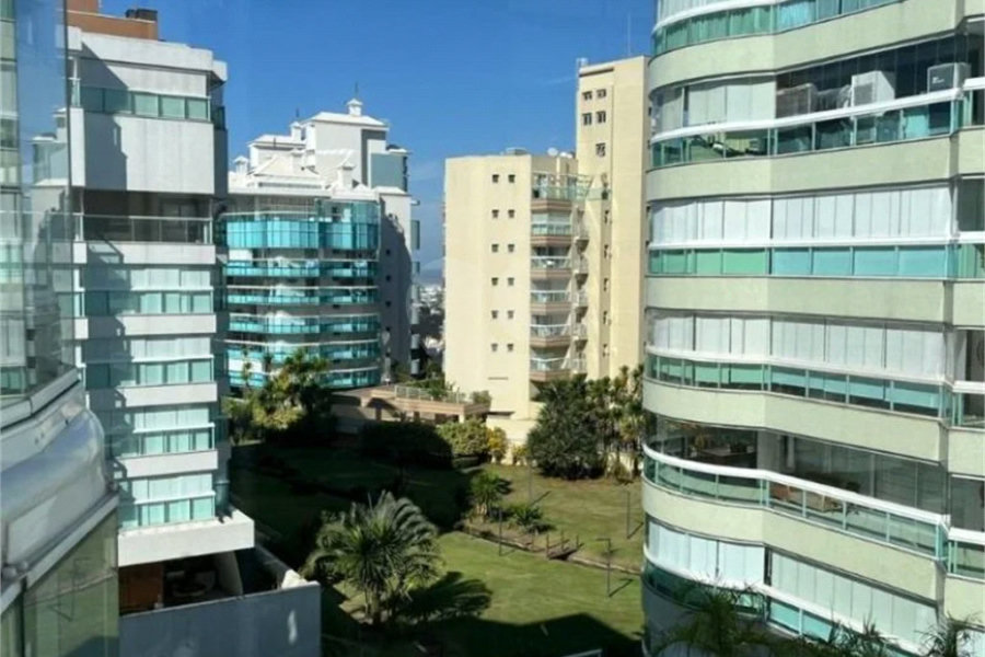 Apartamento à venda com 3 quartos, sendo 1 suíte,  em Riviera de São Lourenço, Bertioga, SP