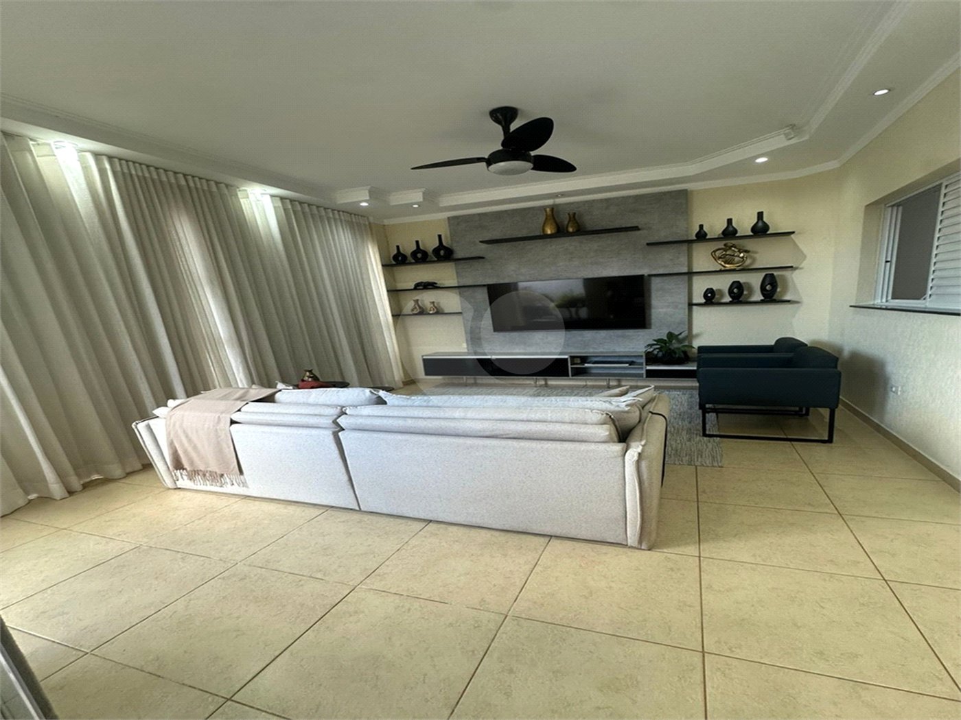Casa térrea 2 quartos 1 suíte e piscina. Jardim Embaré