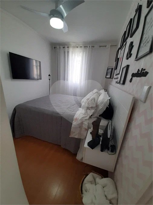 Apartamento com 2 quartos e 1 banheiro