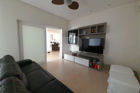 Casa à Venda no Condomínio Damha III – Elegância e Conforto para sua Família