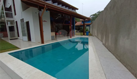 Casa à venda com 4 quartos, sendo 2 suítes,  em Costa do Sol, Bertioga, SP