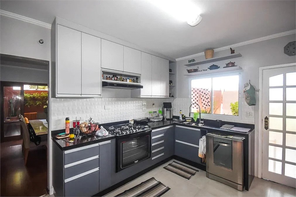 Casa à venda com 6 quartos, sendo 1 suíte,  em Vila Sônia, São Paulo, SP