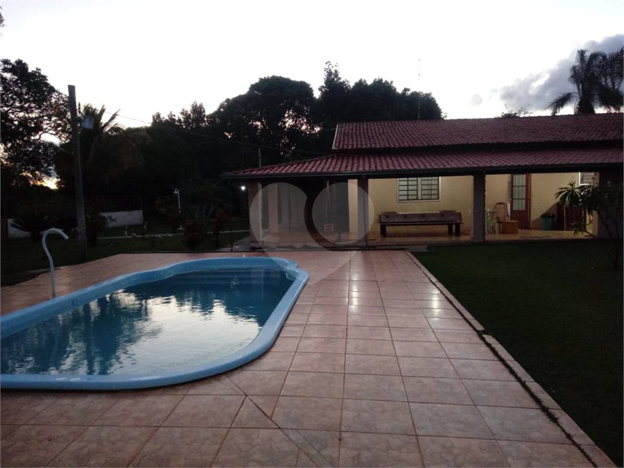 Chácara Balneário do 29 com piscina.