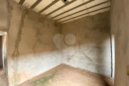 Casa térrea na Vila São José.