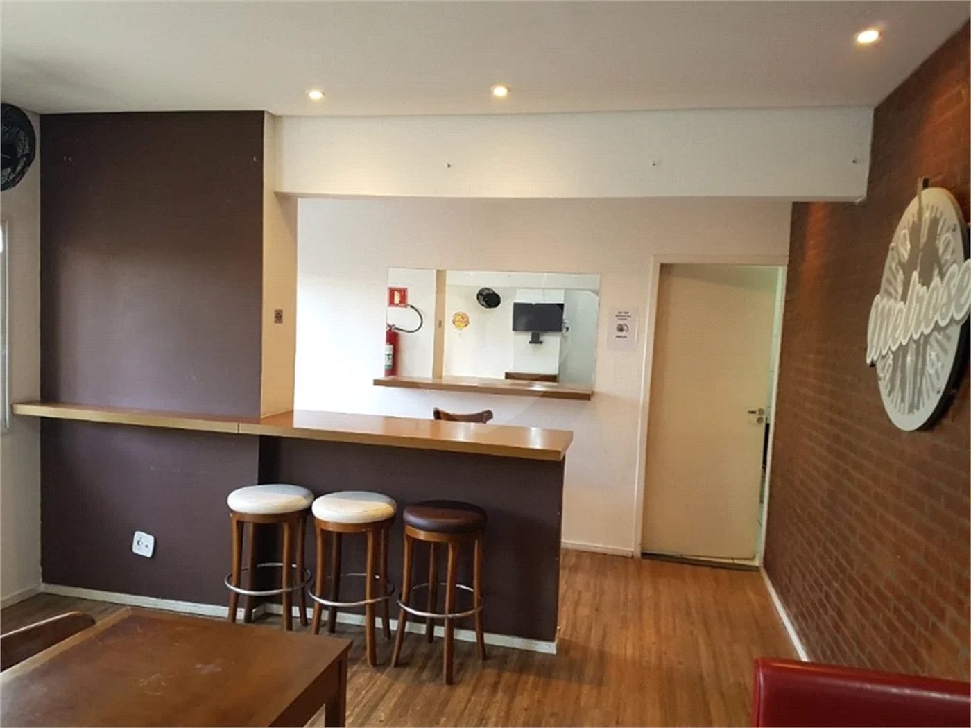 Apartamento à venda, com 1 quarto, armários, varanda, 1 vaga no Jaraguá em São Paulo