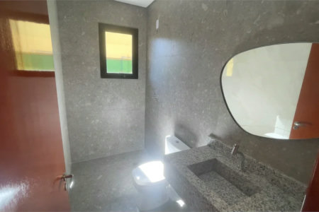 Incrível imóvel comercial com 250 metros de área construída com 5 salas e 2 cozinhas com 5 vags no caxingui