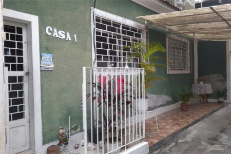 EXCELENTE CASA TRIPLEX DE VILA FECHADA, EM REALENGO!!!!!