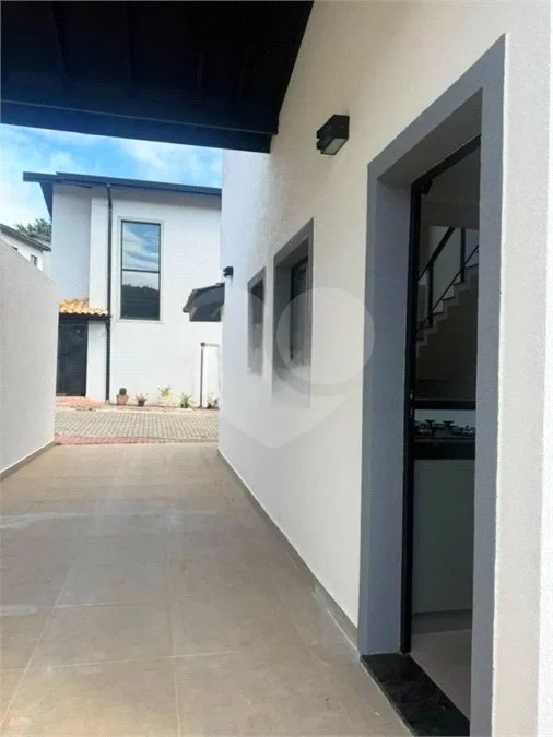 Excelente sobrado em condomínio fechado em Atibaia