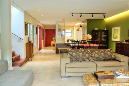 Casa Nova na Saúde c/380m2 de construção - 6 Quartos/4 suítes/4 Vagas na garagem