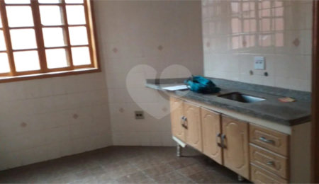 Casa à venda com 3 quartos, sendo 1 suíte,  em Vila Carrão, São Paulo, SP