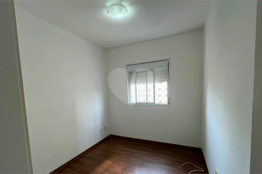 Excelente apartamento de 3 dormitórios, sendo uma Suíte e 2 vagas de garagem.