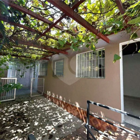 Casa à venda na Vila Galvão, com 210 m²