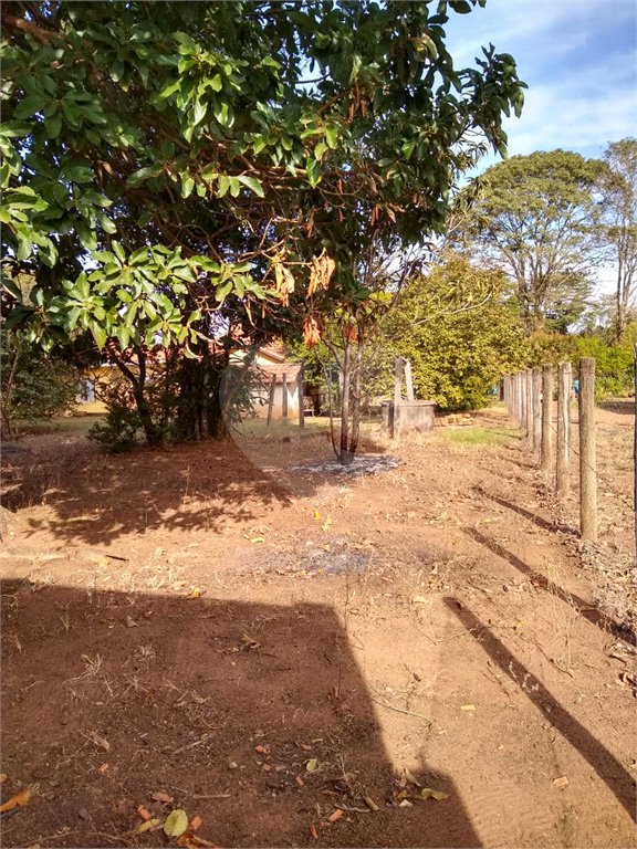 Chácara em água vermelha, localizada em ponto comercial.