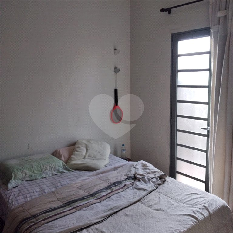 Casa Térrea com 3 dormitórios.