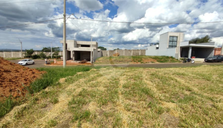 Terreno à venda no condomínio Residencial Villeneuve, São Carlos - SP