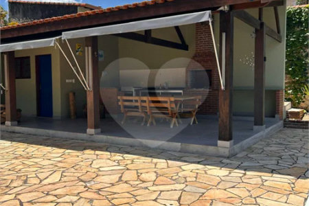 Casa para Venda ou Locação com opção de estar mobiliado no Condomínio Recanto Florido – Vinhedo/SP