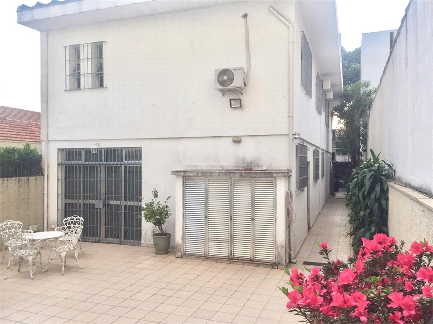 SOBRADO COM 450M² PARA VENDA OU LOCAÇÃO 4 DORMITÓRIOS 2 SUÍTES 4 VAGAS PLANALTO PAULISTA SP