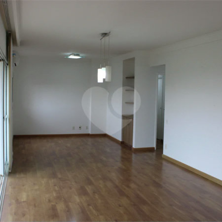 Apartamento de 3 Suítes com Vista Definitiva e Sol da Manhã no Condomínio Club House - Parque do Prado