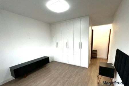 Apartamento com 138m², 3 dormitórios, sendo 3 suítes, 2 vagas de garagem, à venda na Vila Valparaiso em Santo André.