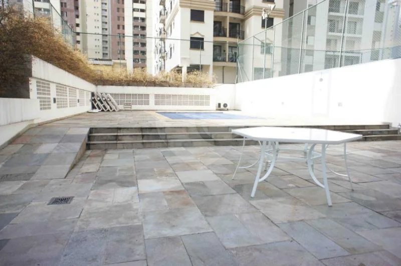 Apartamento para alugar com 4 quartos, sendo 3 suítes,  em Brooklin, São Paulo, SP