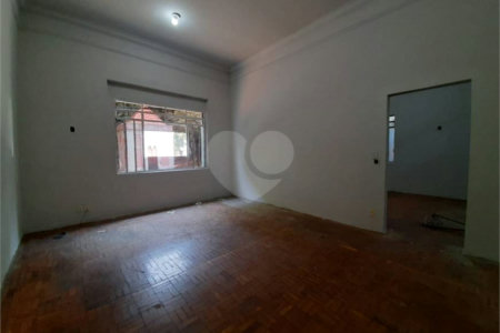 Casa Comercial no Centro.