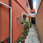 Sobrado à venda com 166 m², 3 dormitórios, 3 vagas cobertas, terraço com vista livre e 16 placas solares! Próximo à USP.